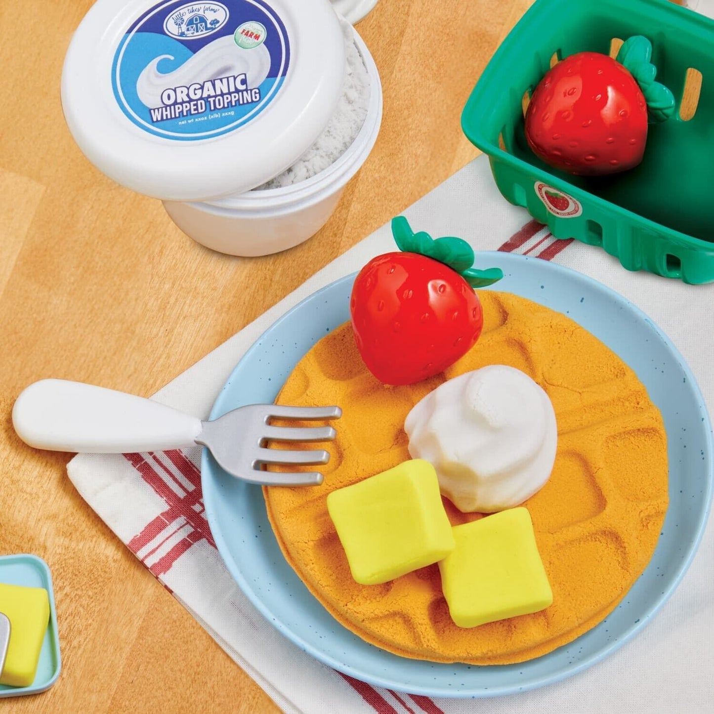 Little Tikes Creative Chefs Waffle Kit - With Special Make-It Mix Play Sand