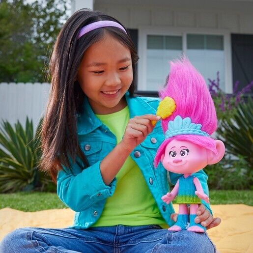 DreamWorks Trolls Band Together Rainbow HairTunes Queen Poppy Doll  Crown Acce